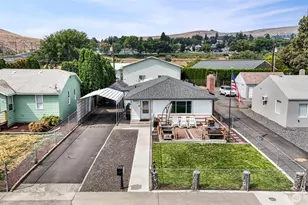 145 NW F St, Ephrata, WA 98823 - Photo 1