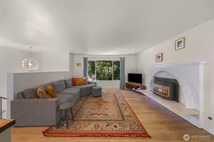24131 104th Ave W, Edmonds, WA 98020 - Photo 2
