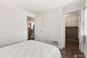 300 10th Ave, Seattle, WA 98122 - Photo 12