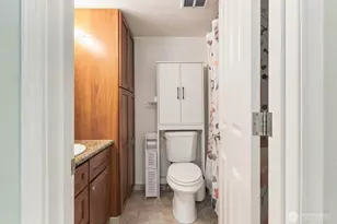 300 10th Ave, Seattle, WA 98122 - Photo 14