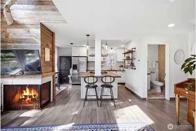 3423 W Government Way #4, Seattle, WA 98199 - Photo 2