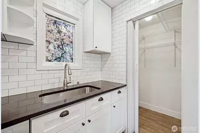 3423 W Government Way #4, Seattle, WA 98199 - Photo 6