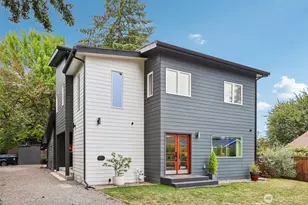 10030 37th Ave SW, Seattle, WA 98146 - Photo 2