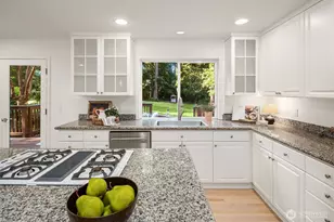 21728 NE 81st St, Redmond, WA 98053 - Photo 12