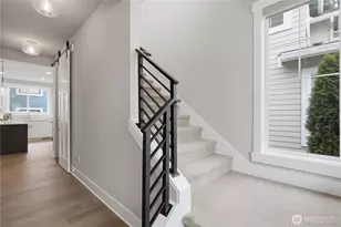 12229 NE 100th St, Kirkland, WA 98033 - Photo 2