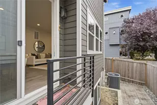 12229 NE 100th St, Kirkland, WA 98033 - Photo 16