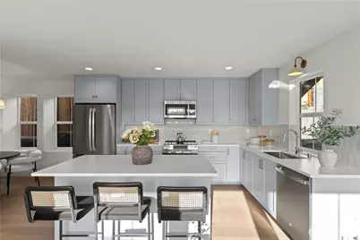 3245 13th Avenue W, Seattle, WA 98119 - Photo 10