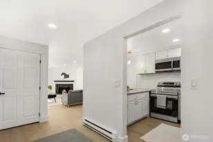 14527 NE 40th St, Bellevue, WA 98007 - Photo 18