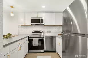 14527 NE 40th St, Bellevue, WA 98007 - Photo 2