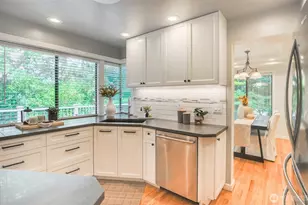 2308 NE 123rd St, Seattle, WA 98125 - Photo 8