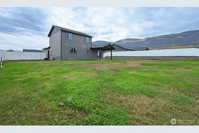 161 Berryman Way, Malaga, WA 98828 - Photo 24