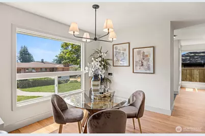 210 N 115th Street, Seattle, WA 98133 - Photo 10