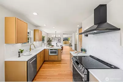 210 N 115th Street, Seattle, WA 98133 - Photo 14