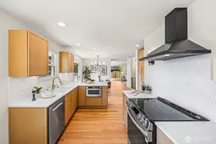 210 N 115th St, Seattle, WA 98133 - Photo 14