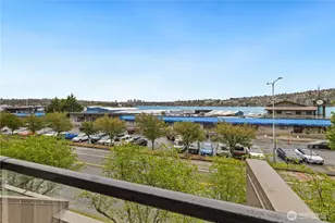2105 Westlake Ave N, Seattle, WA 98109 - Photo 2