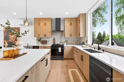8512 15th Avenue NE, Seattle, WA 98115 - Photo 6