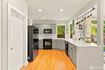 6002 SE 2nd Street, Renton, WA 98059 - Photo 8