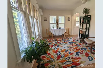 303 N 64th Street, Seattle, WA 98103 - Photo 12