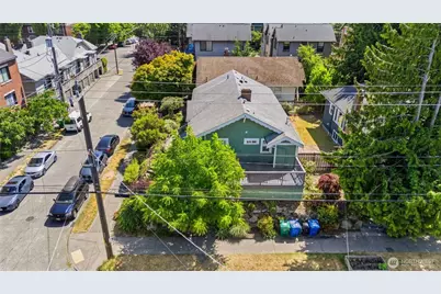 303 N 64th Street, Seattle, WA 98103 - Photo 6