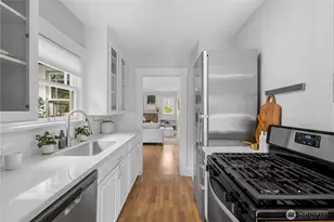 7520 Linden Ave N, Seattle, WA 98103 - Photo 16