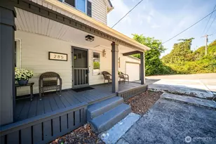 285 N 2nd St, Kalama, WA 98625 - Photo 4