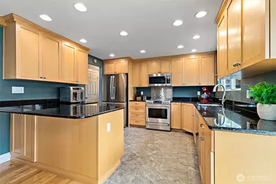 14859 NE 13th Street, Bellevue, WA 98007 - Photo 12