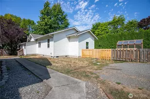 2140 Harris Ave, Bellingham, WA 98225 - Photo 2