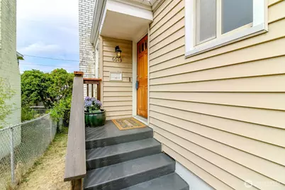 6013 35th Avenue SW, Seattle, WA 98126 - Photo 2