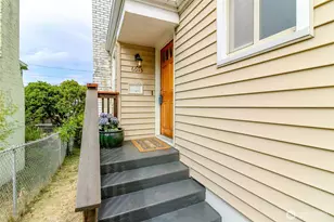 6013 35th Ave SW, Seattle, WA 98126 - Photo 2