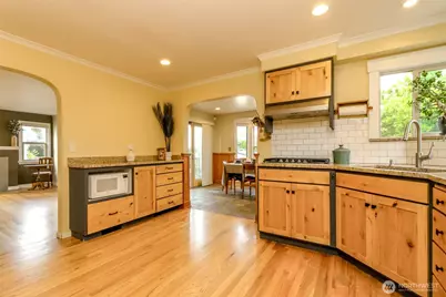 6013 35th Avenue SW, Seattle, WA 98126 - Photo 10