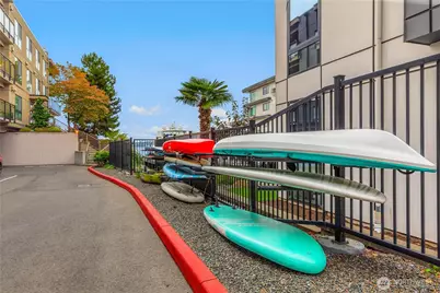 6401 Lake Washington Boulevard NE #307, Kirkland, WA 98033 - Photo 16