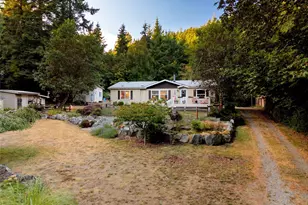 7037 Holiday Blvd, Anacortes, WA 98221 - Photo 1