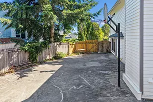 10247 Hamilton Pl NW, Silverdale, WA 98383 - Photo 8