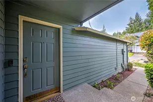 1140 NW Windy Beach Ln, Silverdale, WA 98383 - Photo 4