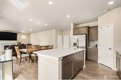 7913 39th Place NE, Marysville, WA 98270 - Photo 8