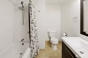 2100 3rd Ave, Seattle, WA 98121 - Photo 20