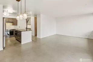2100 3rd Ave, Seattle, WA 98121 - Photo 10
