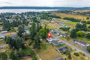 1012 Shawn Ave, Oak Harbor, WA 98277 - Photo 2