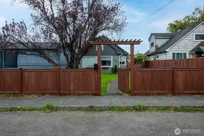 1812 Bay Avenue, Aberdeen, WA 98520 - Photo 2
