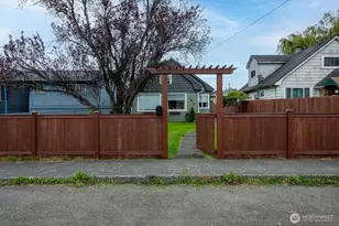1812 Bay Ave, Aberdeen, WA 98520 - Photo 2
