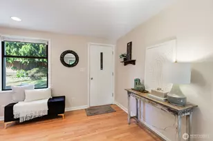 16025 10th Ave NE, Shoreline, WA 98155 - Photo 12