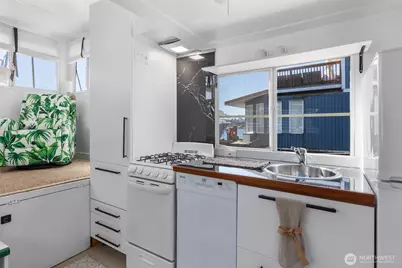2040 Westlake Avenue N #Slip14, Seattle, WA 98109 - Photo 8