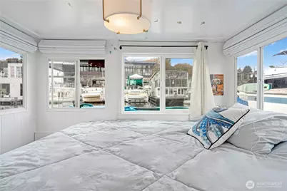 2040 Westlake Avenue N #Slip14, Seattle, WA 98109 - Photo 14