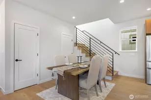 121 N 136th St, Seattle, WA 98133 - Photo 10