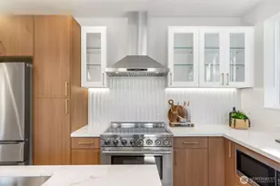 121 N 136th St, Seattle, WA 98133 - Photo 8