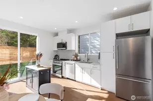123 N 136th St, Seattle, WA 98133 - Photo 12