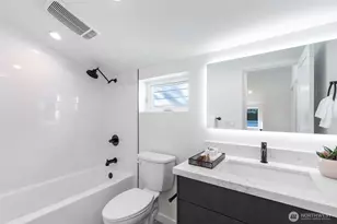 123 N 136th St, Seattle, WA 98133 - Photo 30