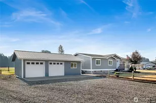 7633 Avery Ln, Custer, WA 98240 - Photo 4