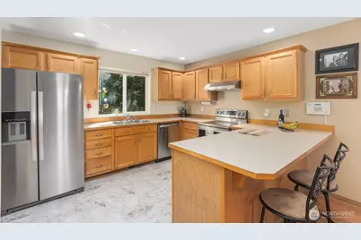 6260 Alexis Drive NE, Bremerton, WA 98311 - Photo 8
