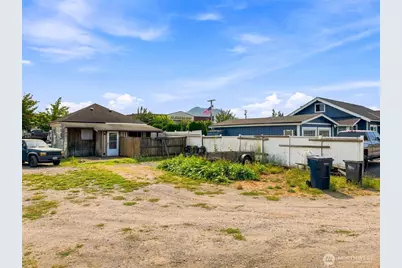 1642 3rd Street, Enumclaw, WA 98022 - Photo 4